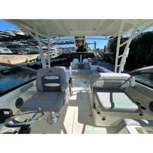 Cobia 280 DC 2026 en Nueva Condición, Material Plástico, Motor Yamaha de 500HP, Capacidad de Combustible de 172 Galones - Product Image 5