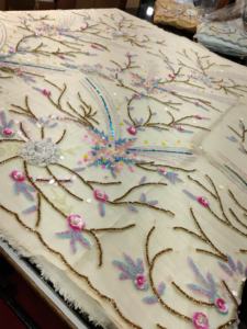 Robes de soirée avec travail de zari perlé à la main - Product Image 4