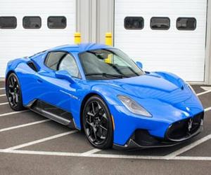 TOP SELLING 2022 Maserati MC20 Coupé, V6 turbo de 621 ch, Blu Infinito - Product Image 1