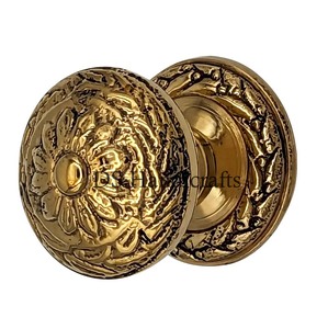 Poignée de bouton de porte en métal en laiton de style européen de vente chaude pour la maison hôtel garde-robe salle de bain chambre décorative. - Product Image 2