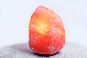 โคมไฟเกลือหิมาลายันรูปสัตว์ทำด้วยมือสีชมพูพร้อมฐานไม้สำหรับการรักษาและตกแต่งบ้าน - Product Image 5