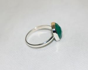 Anillo de Plata de Ley 925 Hecho a Mano con Piedra Preciosa Verde Natural, Regalo para Ella - Product Image 3