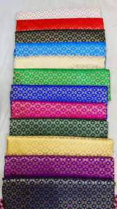 En telas de brocado de seda de imitación tejidas a mano con estampado de motivos pequeños en formas de colores variadas adecuadas para diseñadores de vestidos - Product Image 2