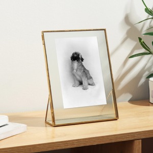 Vintage Inspired Metal <b>Photo</b> <b>Frame</b> with Antique <b>Bronze</b> Finishing Ideal for Showcasing Family <b>Photos</b> in Classic Interiors - Product Image 1