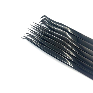 Pincettes à cils en acier inoxydable japonais avec logo personnalisé Pincettes à extension de cils à prise unie avec revêtement couleur plasma noir - Product Image 3