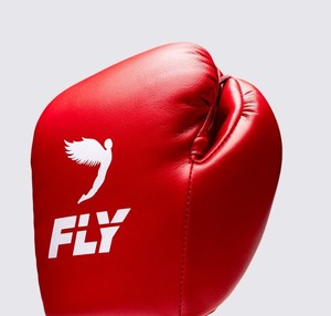 Guantes de Boxeo de Cuero Rojo de Primera Calidad con Cierre de Velcro Antideslizante y Cordones para Muay Thai y Combate Callejero - Product Image 3