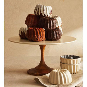 Support à gâteau en bois artisanal de qualité supérieure avec grain naturel, adapté aux présentoirs de pâtisserie - Product Image 1