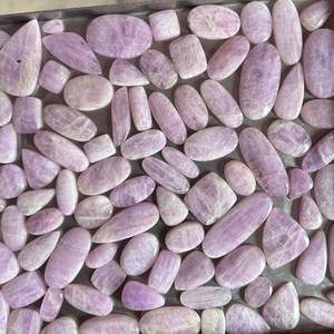 Piedra preciosa de kunzita suelta de grado AAA mezcla de jaspe verde pulido natural en forma de exportadores a la venta - Product Image 3