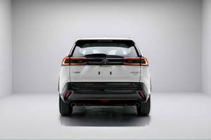 รถ SUV ปี 2025 TYT- Wildlander Luxury Plus เครื่องยนต์ 2.0L อินไลน์ 4 สูบ ขับเคลื่อน 4 ล้อ  สีขาวสะอาดตา  ไมล์น้อย/กม. (19 กม.)  รับรองคุณภาพ ใช้งานแล้ว - Product Image 6