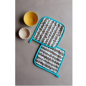 Protecteur de mitaines de cuisine d'hôtel de luxe, motif personnalisé de luxe, coton biologique imperméable certifié GOTS nid de poule - Product Image 4