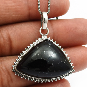 Trillion Shape Black Tourmaline Gemstone Classy Pendant 925 Sterling Silver Joyería hecha a mano Precio al por mayor Proveedor a granel India - Product Image 3