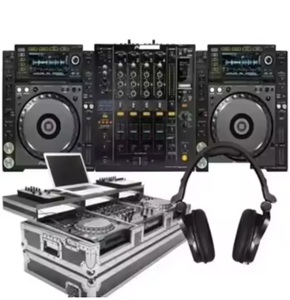 Ensemble DJ original neuf authentique 2x CDJ 2000 & 1x 900 en stock - Product Image 1