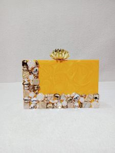 Pochette en résine tendance avec poignée en métal floral sac de soirée dame Clutch2024 sac à main de mariage attrayant fait à la main Style à la mode - Product Image 6