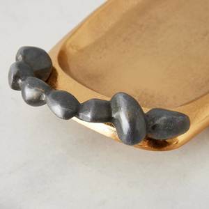 Plateau de service en métal artisanal très demandé, à un seul niveau, passe au lave-vaisselle, pour lit, table basse, cuisine, utilisation comme vaisselle, rangement - Product Image 1