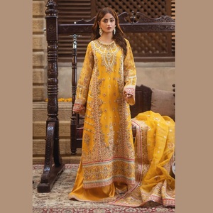 Costume Ethnique en Soie Vente à Chaud Robe Droite de Designer Salwar Kameez du Pakistan et d'Inde par WS INTERNATIONAL - Product Image 4