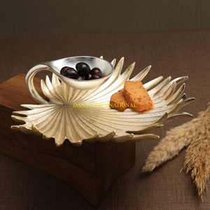 Plateau de luxe en aluminium doré en feuille de palmier avec bol détachable Plateau de service décoratif de cuisine pour les repas et les cadeaux - Product Image 2