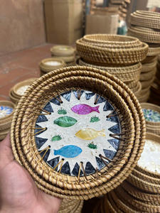 Plateau en rotin incrusté de nacre, rotin tissé et coquillages pour la présentation sur la table à manger, Vietnam par 99 Gold Data - Mme Violet - Product Image 6