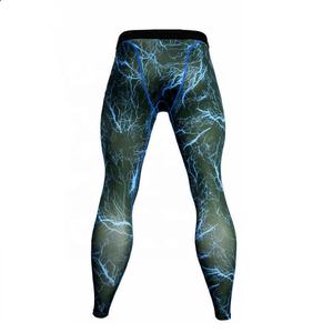 Leggings de sublimation professionnels pour hommes en plein air/sport avec logo personnalisé Leggings de yoga à sublimation à la taille élastique imprimés sur toute la surface - Product Image 6