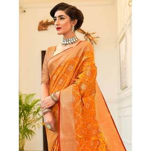 Impresionante Sari de Seda Tejida Naranja con Blusa para Bodas y Ocasiones Especiales - Product Image 4