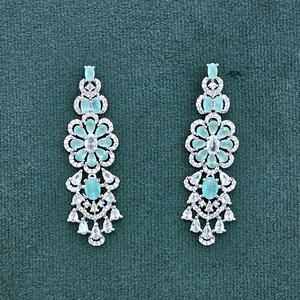 Boucles d'oreilles longues en zircon cubique plaqué rhodium Bijoux en diamant américain à la mode avec style de charme - Product Image 3