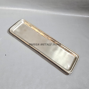 Encantadora bandeja larga de color beige con patrones caprichosos de pan de jengibre, ideal para servir aperitivos y animar cualquier ocasión - Product Image 4