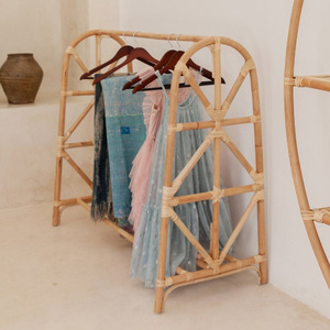 Meilleures ventes de présentoirs en rotin pour les boutiques de vêtements pour bébés, magasins, présentoirs à vêtements naturels faits à la main - Product Image 3