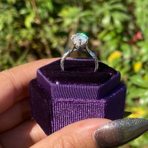 Anillo de bodas con corte Marquesa de 3,86 CT, anillo de acento oculto de moissanita incolora, anillo de compromiso de oro blanco sólido de 18 quilates para ella - Product Image 6