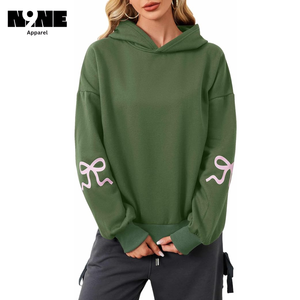 Nuevas sudaderas de manga larga con capucha de gran tamaño para mujer, letras con estampado de pantalla de hombro caído para logotipo frontal de tela tejida de invierno - Product Image 3