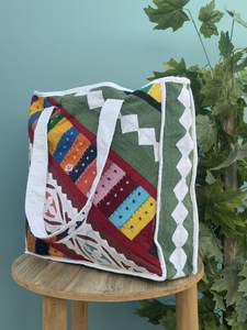 Bolso de mano acolchado de algodón de alta calidad, diseño de retales hecho a mano para uso diario, viajes, playa, compras de comestibles, gran idea de regalo - Product Image 5