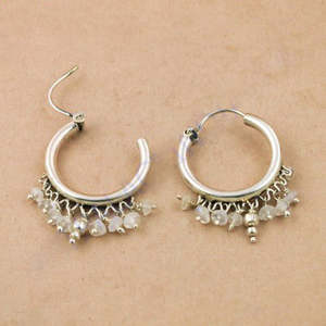 Boucles d'oreilles créoles en forme de fleur en perles d'eau douce plaquées or pour femmes, bijoux de fête - Product Image 2