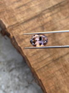 Pierre précieuse de forme ovale en tanzanite naturelle certifiée avec une excellente loupe zoisite naturelle multicolore et brillante propre 2.44 carat. - Product Image 6