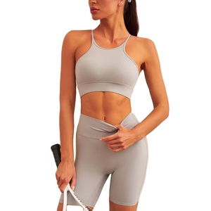 Ensemble de sport respirant grande taille personnalisé pour femme : soutien-gorge de sport, short athlétique et short froncé pour l'entraînement et la gym - Product Image 4