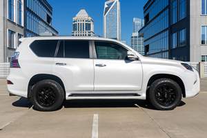 LEXUS GX 460 2020 d'occasion, conduite à gauche/droite - Product Image 2