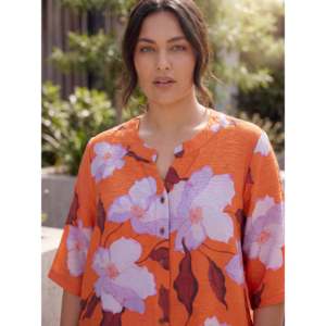 เสื้อเชิ้ตผู้หญิงไซส์ใหญ่ลายดอกไม้สีอิฐ - Product Image 4