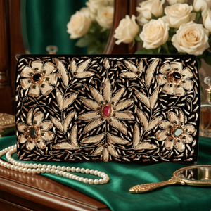 Pochette à fermeture brodée Meher Bloom Zardozi - Product Image 4