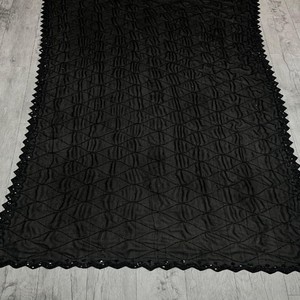Sari VASTRA COTTAGE para Fiestas, en Georgette Puro con Cuentas Negras Brillantes, Lentejuelas y Trabajo a Mano, Elegante Sari de Diseñador para Mujer - Product Image 3