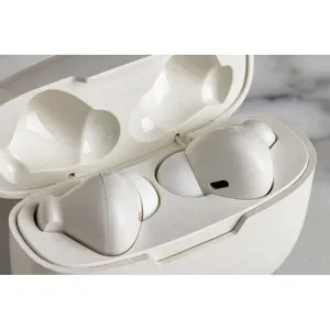 Auricolari Riciclati Liberty Pro: Gadget per l'Udito Sostenibili - Product Image 4
