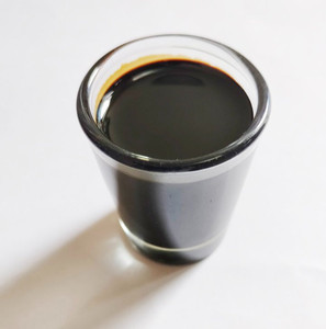 Huile de cajou à prix compétitif à partir de coquilles de noix, noix de cajou à coque liquide noire fabriquées au Vietnam - Product Image 1