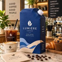Cartons personnalisés AT PACK pour café à emporter, en carton alimentaire, avec bouchon à bec verseur pour boissons froides.