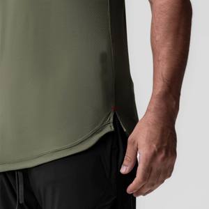 Débardeur de sport de performance pour hommes-conçu pour le confort, la durabilité et le style pendant les entraînements de haute intensité - Product Image 4