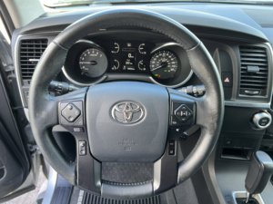 Toyota Sequoia Limited V8 5.7L RWD d'occasion propre 2020 - Product Image 4