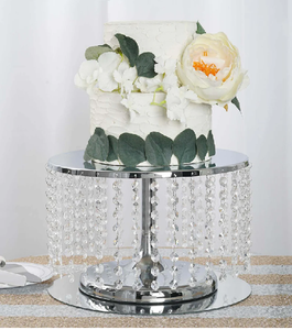 Soporte decorativo para pasteles de metal de 2 niveles con volutas dorados adornados. Disponible a precios mayoristas - Product Image 2