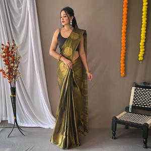 Sari en soie pure avec tissage Zari pour femmes, pour les occasions spéciales et les tenues décontractées - Product Image 1