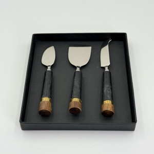 Juego de 3 Cuchillos para Queso de Acero Inoxidable Estilo Vintage Hechos a Mano para Servir Queso, Desayuno, Fiestas y Bodas - Product Image 5