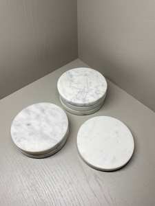 Posavasos Redondos de Mármol Blanco con Almohadillas de Fieltro, Protección Moderna para Mesa - Product Image 3