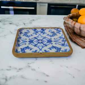 Plateaux de service décoratifs carrés en bois de manguier fabriqués à la main Résine artisanale marron naturel Noël Blanc Bleu émaillé - Product Image 4
