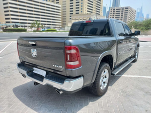 Dodge Ram 1500 Laramie 2022 GCC, Vehículo Usado, Tracción en las Cuatro Ruedas, Asientos de Cuero, Neumáticos R16, Control de Crucero Adaptativo, Volante a la Izquierda - Product Image 4