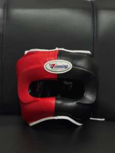 2025 venta al por mayor de cuero de vaca genuino Fabricación de fábrica de calidad superior rojo y negro ganador protector de cabeza de cara completa - Product Image 5