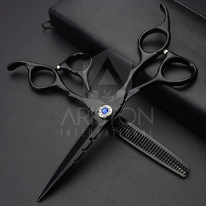 กรรไกรตัดผมช่างทำผม ขนาด 6 นิ้ว ทำจากเหล็กกล้าไร้สนิม 440C ความแข็งสูง ด้ามจับยางอย่างดี สำหรับตัดและซอยผม - Product Image 2