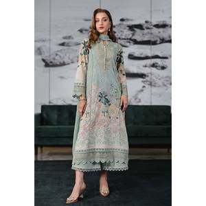Robe en mousseline de soie printemps/été par Clarence - Product Image 1